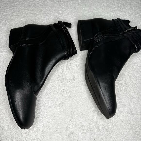 Easy Spirit Women 11 Wide Black Ankle Strap Boots-Zip-up Leather Cushion Insole - Picture 2 of 6